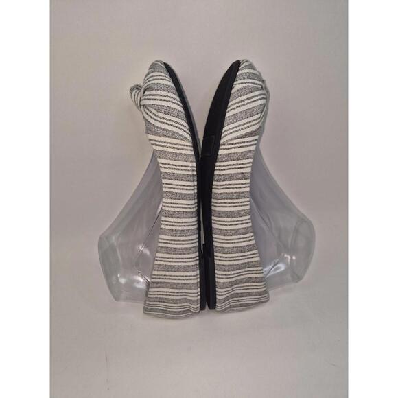 Time and Tru Flat Preppy College Bow Lines Gray Cottage Core White Size 8 - Picture 4 of 9